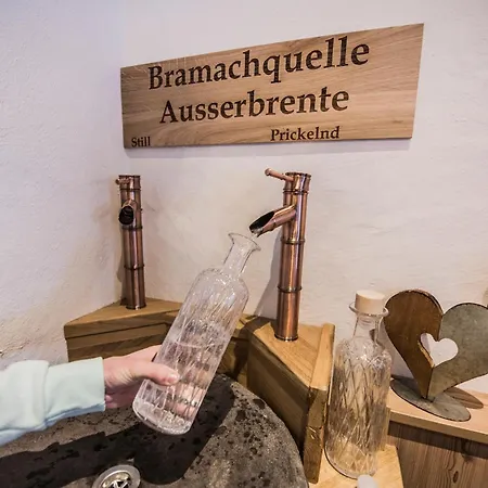 Ausserbrente منزل ريفي *